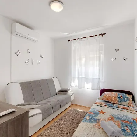 In Jasenice Near Modric Cave רובנסקה