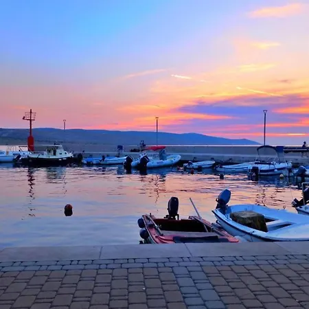 In Jasenice Near Modric Cave בית נופש