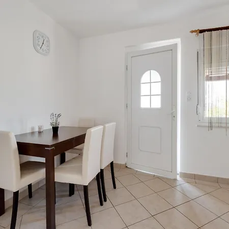 In Jasenice Near Modric Cave בית נופש *