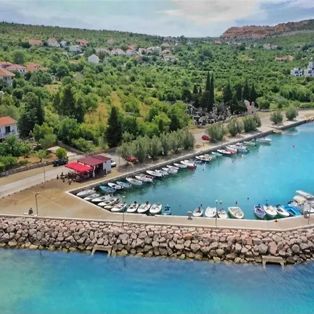 In Jasenice Near Modric Cave בית נופש *