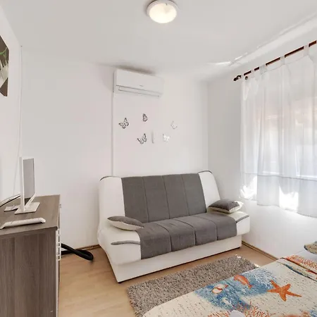 בית נופש In Jasenice Near Modric Cave רובנסקה